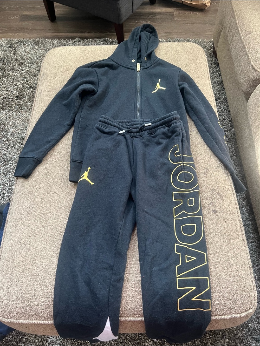 Jordan Boys Black Gold Hoodie & Jogger Set Size M 10-12